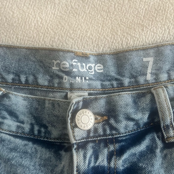 Refuge Denim Ripped Shorts - Picture 4 of 5